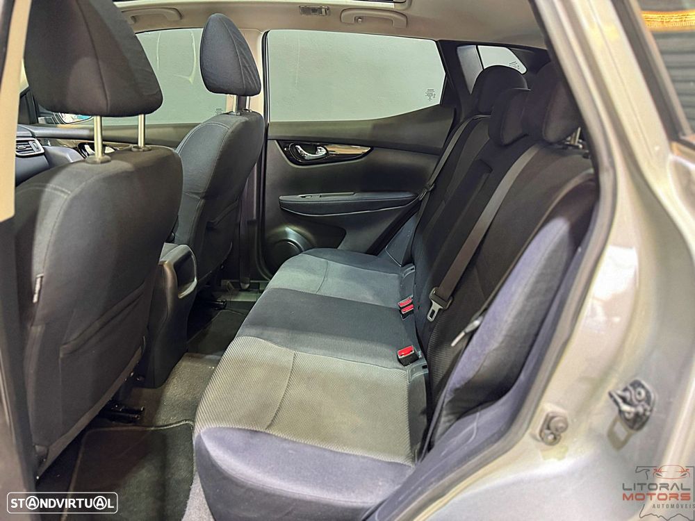 Nissan Qashqai 1.5 dCi N-Connecta - 17
