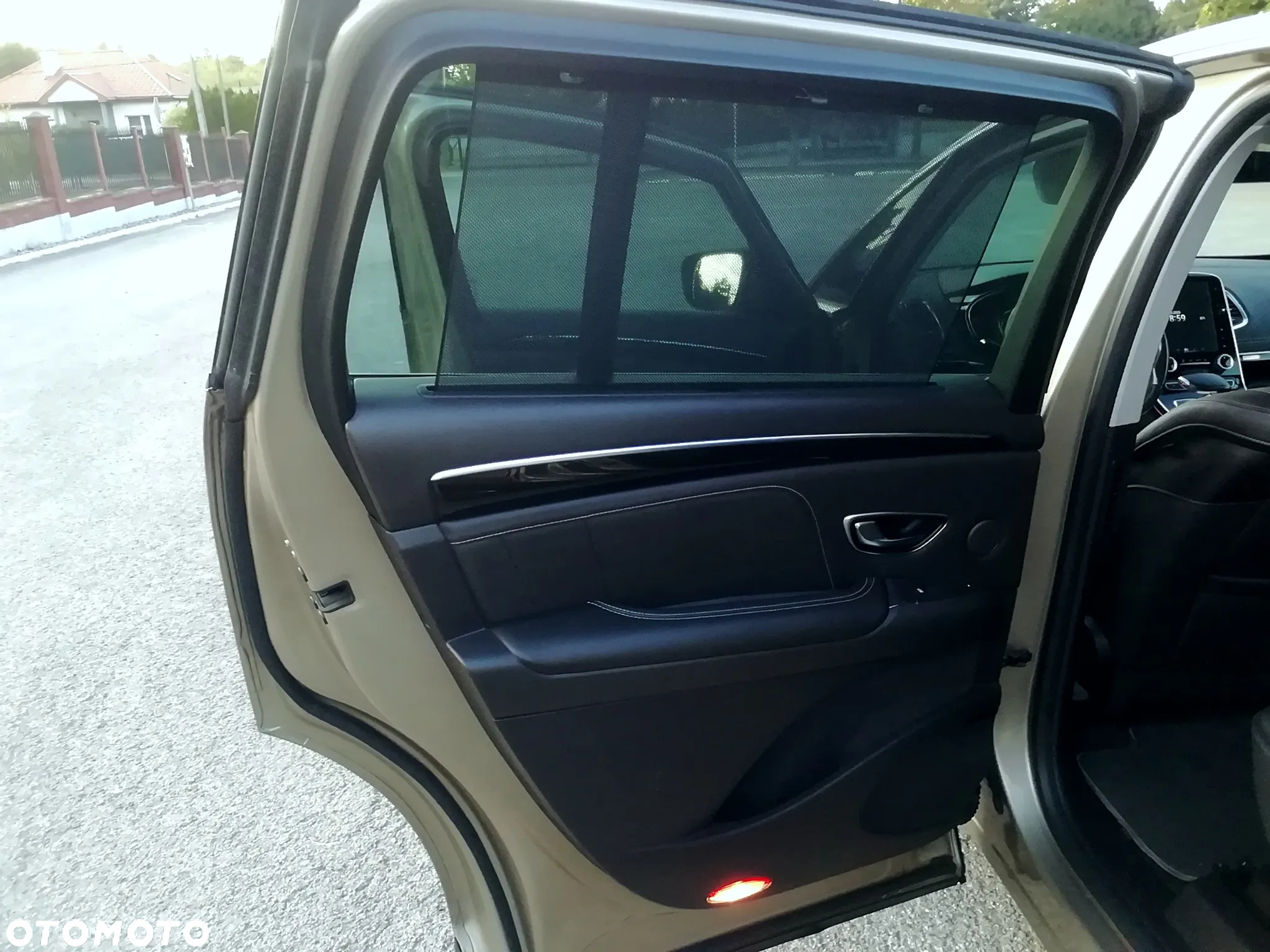 Renault Espace 1.6 dCi Energy Initiale Paris EDC 7os - 8