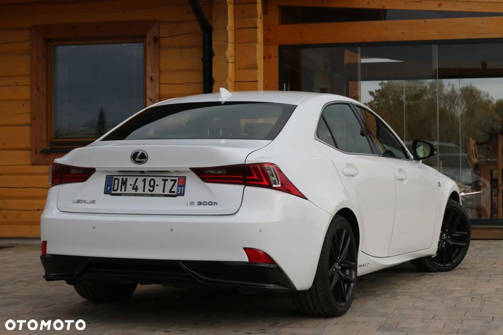 Lexus IS 300h F Sport - 14
