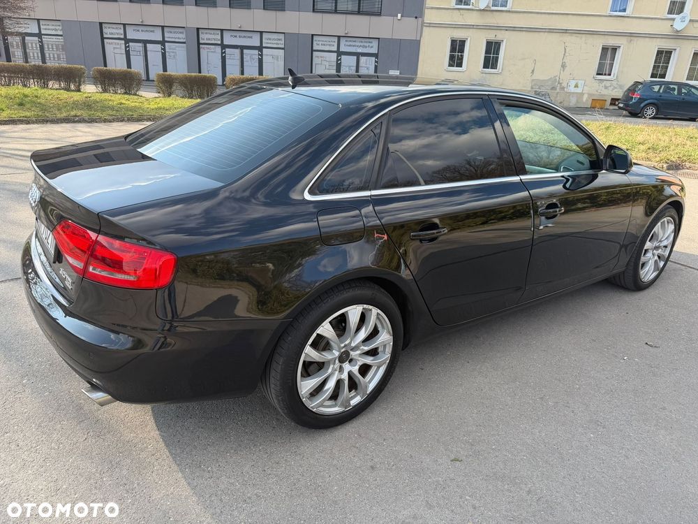 Audi A4 Limousine - 11