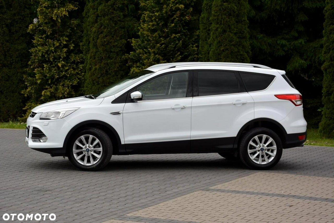 Ford Kuga 2.0 TDCi 2x4 Titanium - 4
