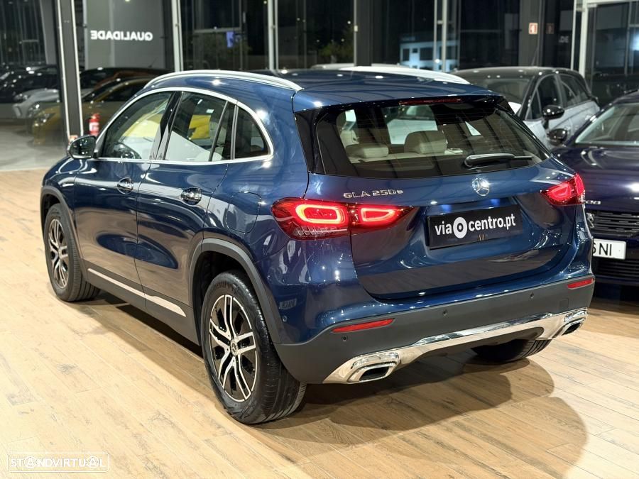 Mercedes-Benz GLA 250 e 8G-DCT Progressive - 4