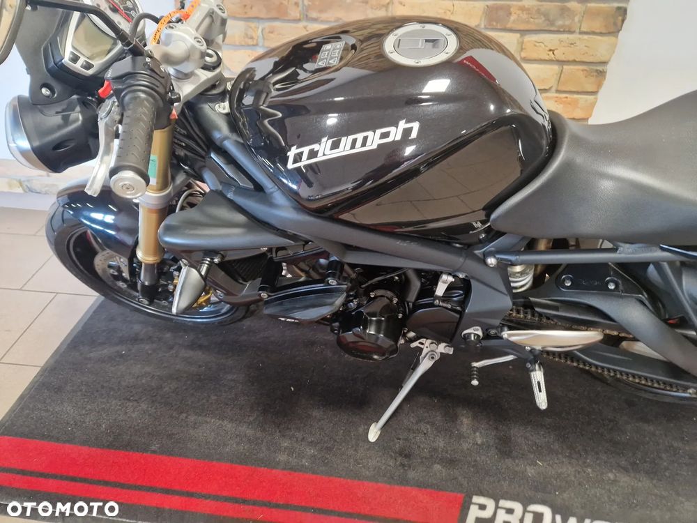 Triumph Street Triple - 11