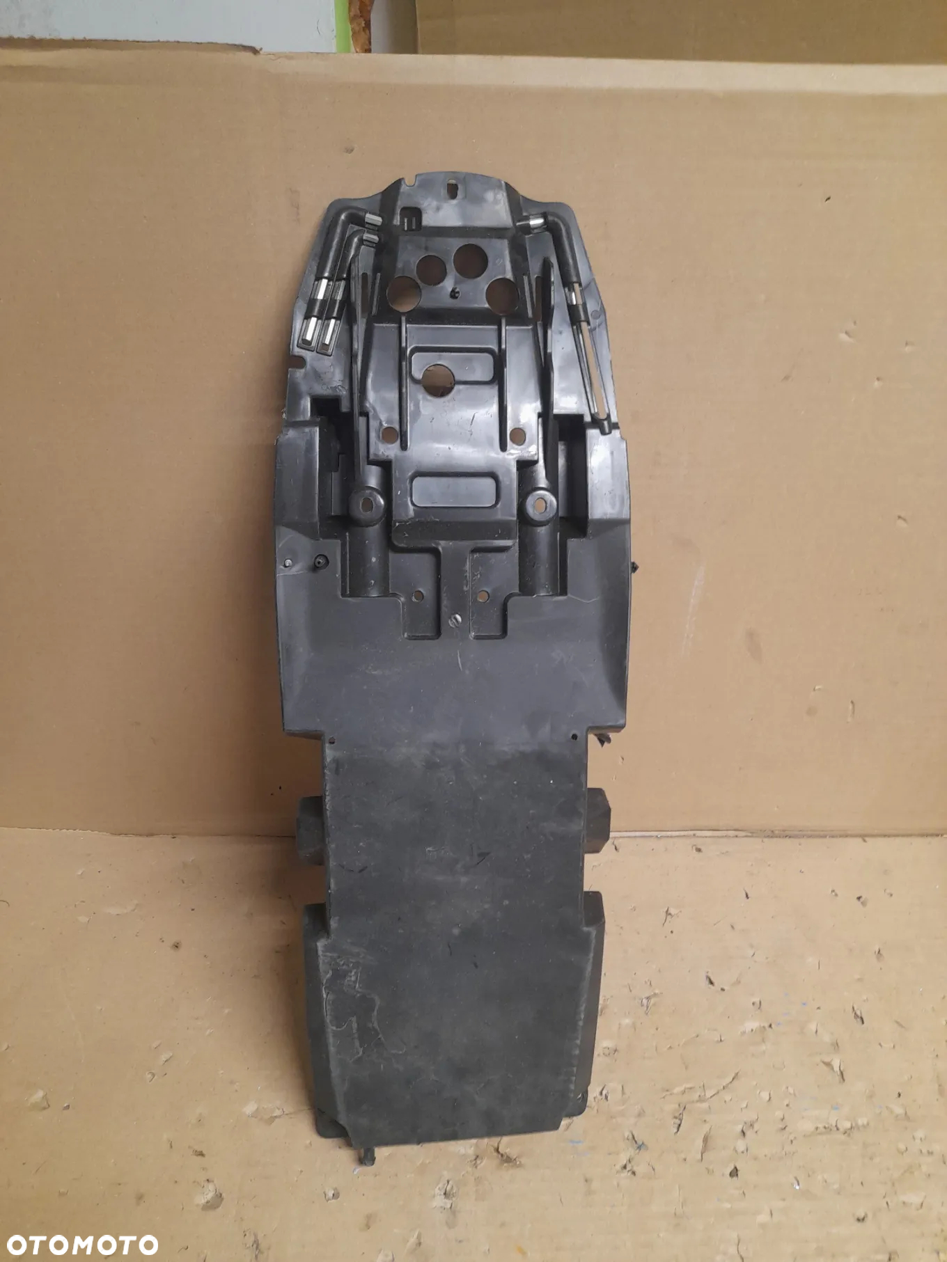 Triumph Street Triple 675 Tylna owiewka pod ogonem, dolna część 2308008 - 2