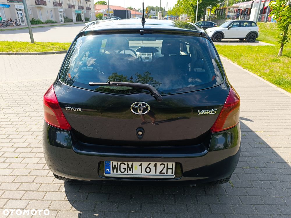 Toyota Yaris 1.3 Sol - 8