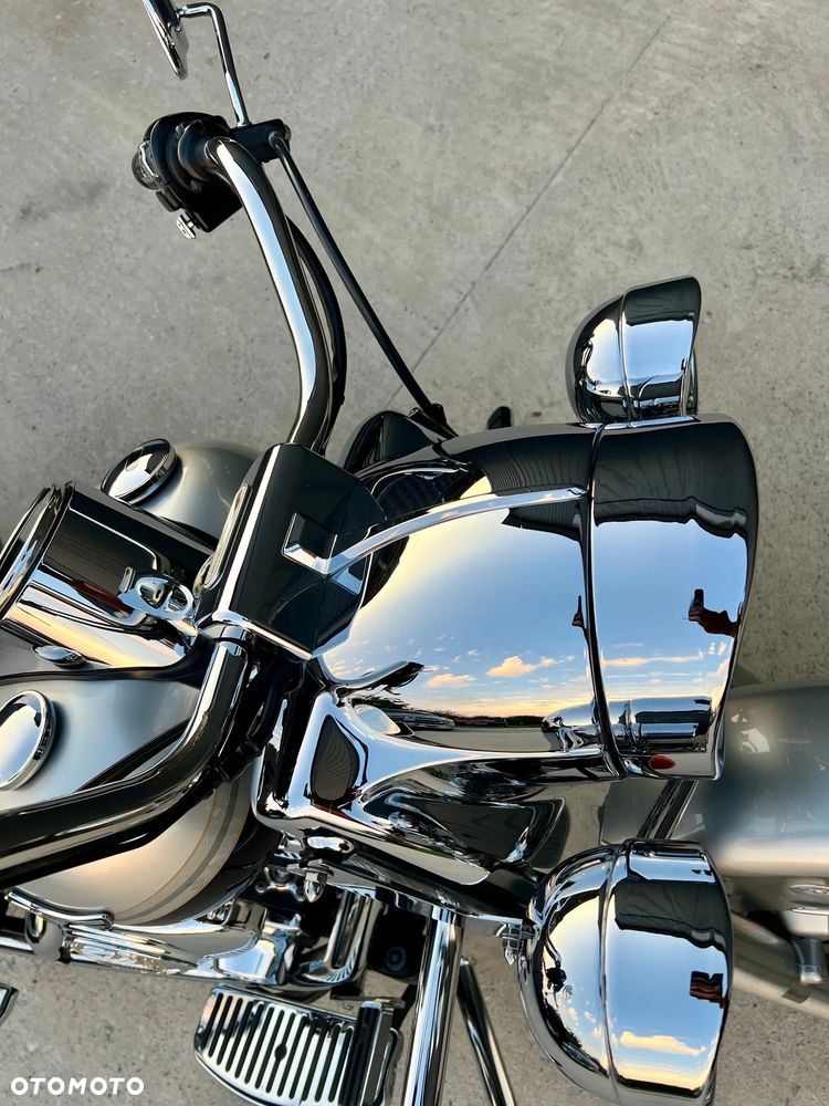 Harley-Davidson Touring Road King - 2