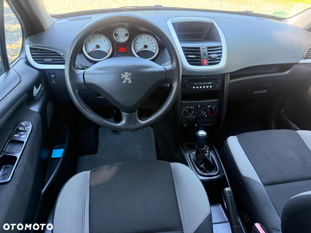 Peugeot 207 1.4 16V Trendy - 7