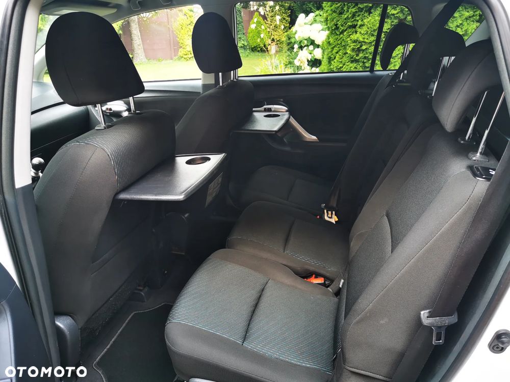 Toyota Verso 1.8 Premium 7os - 14