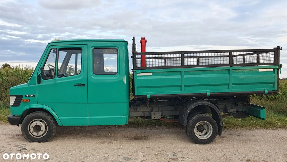 Mercedes-Benz 410 - 15