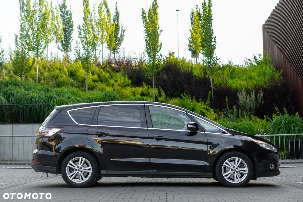 Ford S-Max - 11