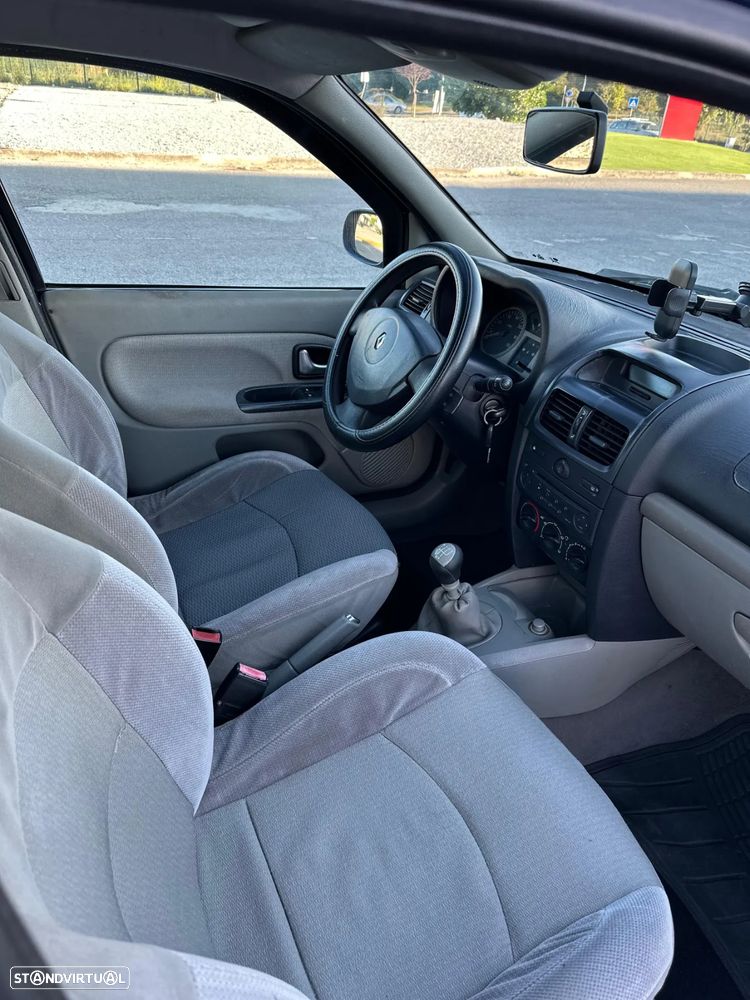 Renault Clio - 16