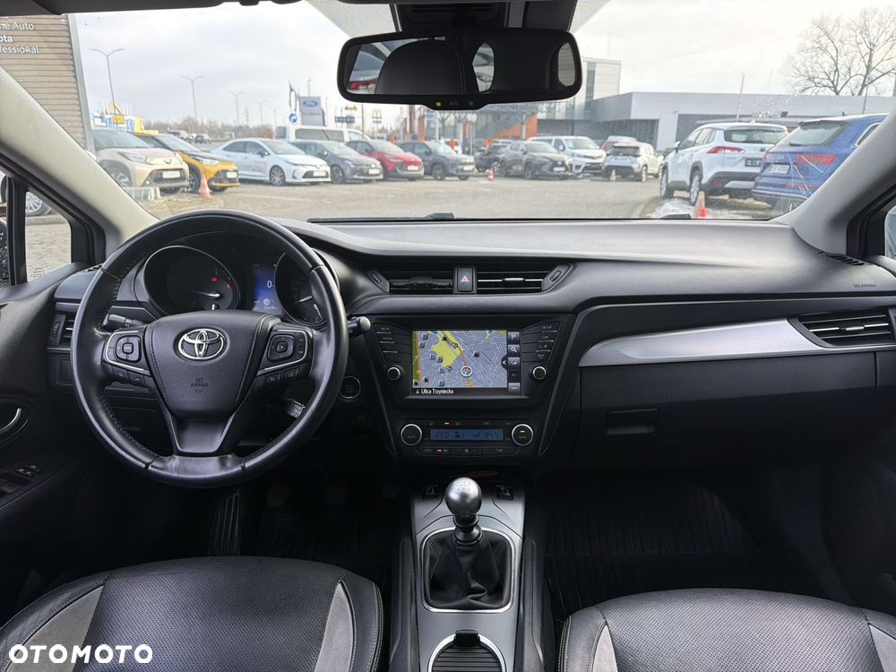 Toyota Avensis 2.0 D-4D Premium - 12