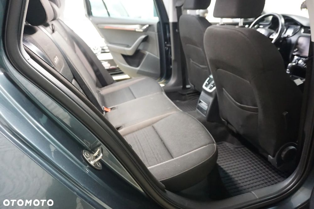 Skoda Octavia 2.0 TDI 4x4 DSG Scout - 20