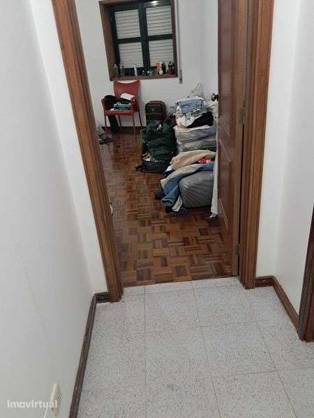 Aluga-se Apartamento T1, Rua do Breyner, Porto - Grande imagem: 2/8