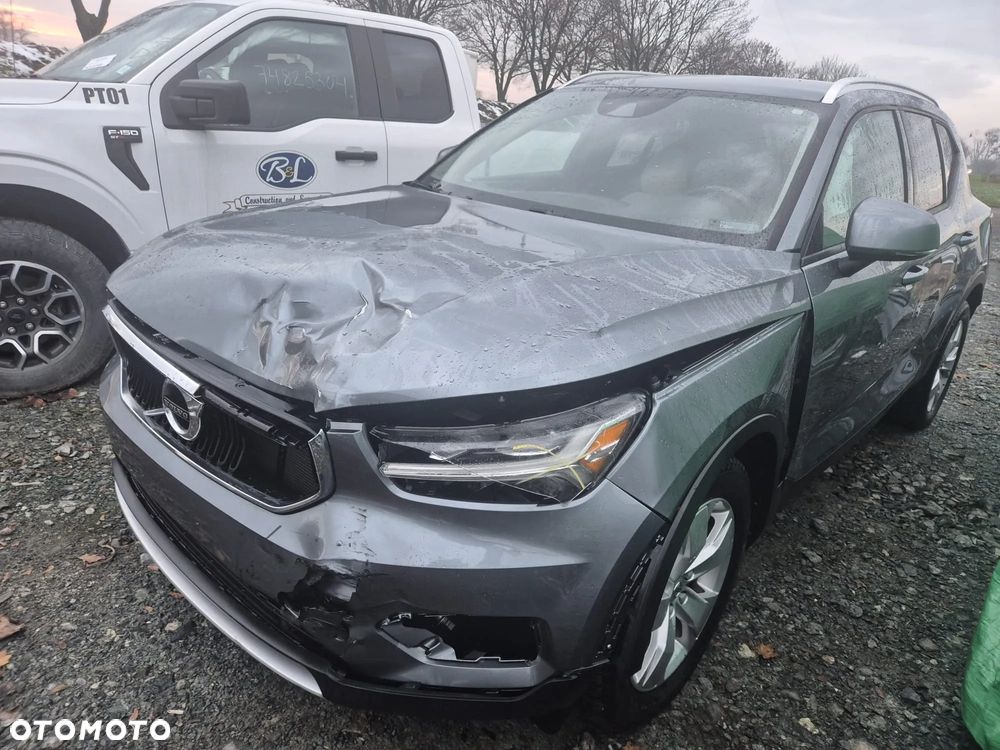 Volvo XC 40 T5 AWD Geartronic Momentum - 35