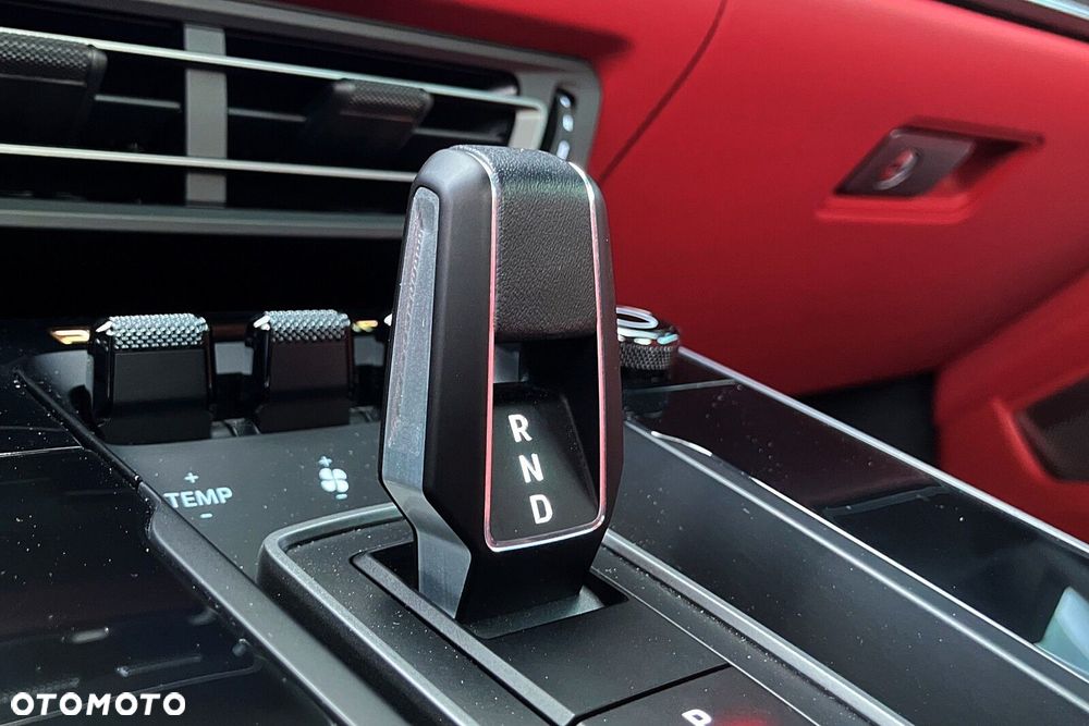 Porsche 911 Carrera - 33