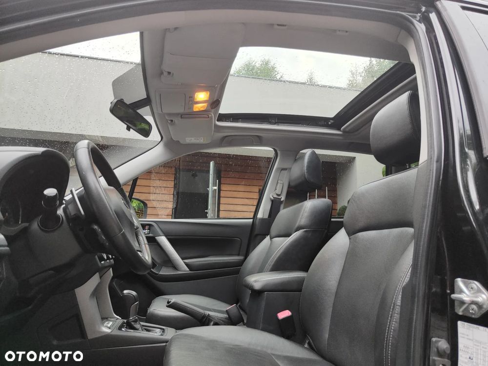 Subaru Forester 2.0XT Platinum Lineartronic - 18