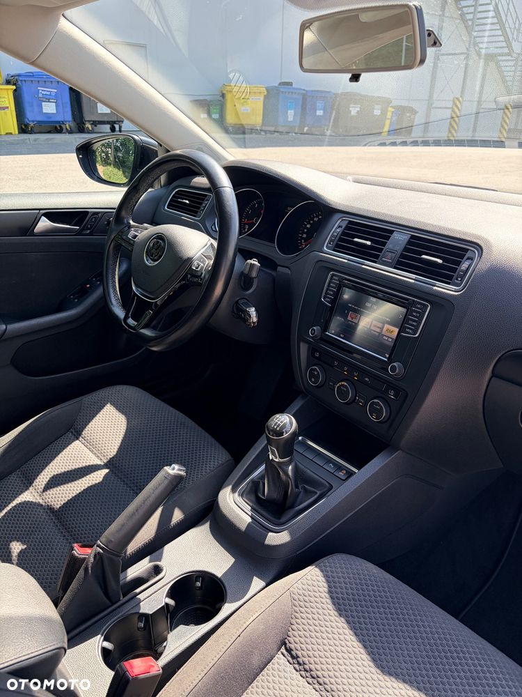 Volkswagen Jetta 1.4 TSI BMT Trendline - 11