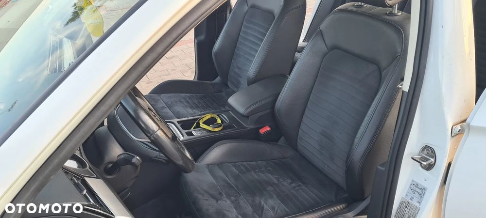 Volkswagen Passat 2.0 TDI SCR DSG Comfortline - 14