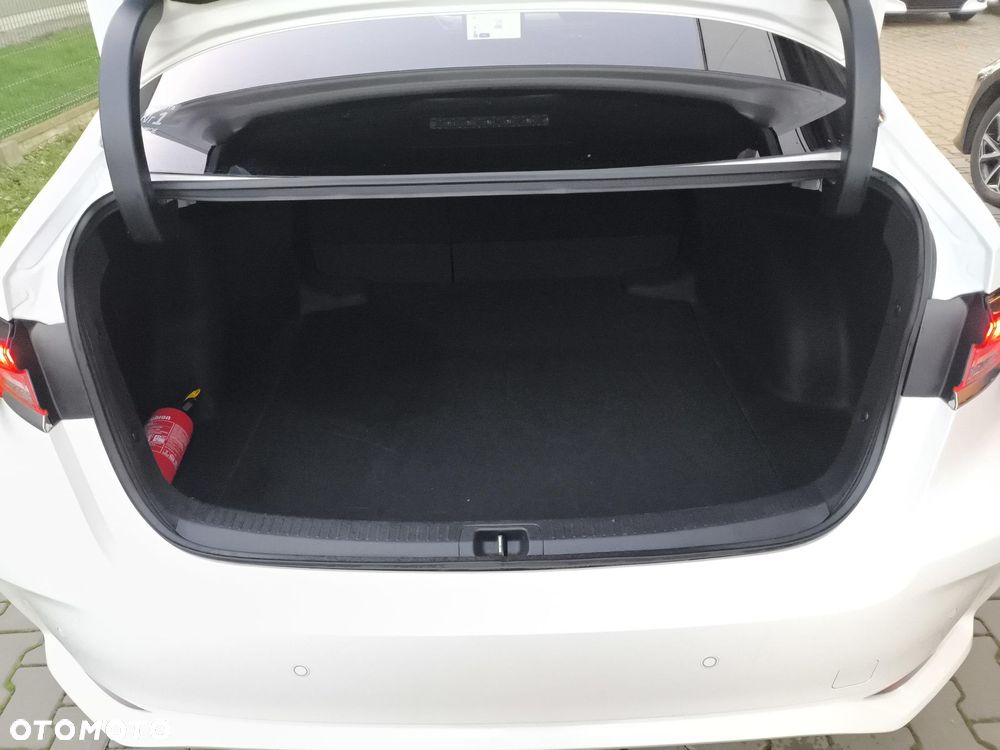Toyota Corolla 1.8 Hybrid Style - 13
