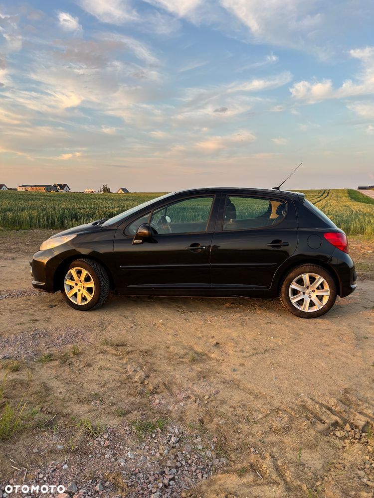 Peugeot 207 1.4 - 7