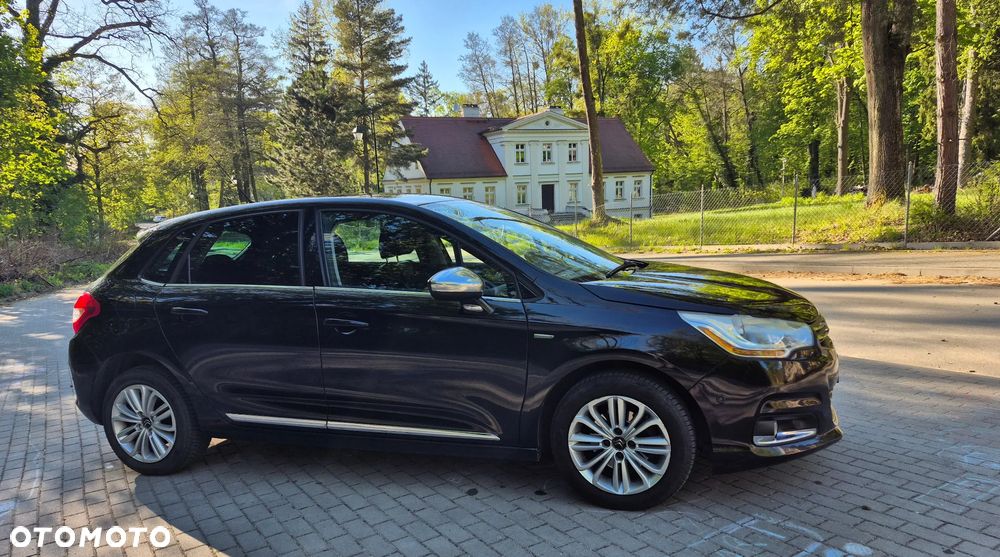 Citroën C4 e-HDi 115 Exclusive - 1