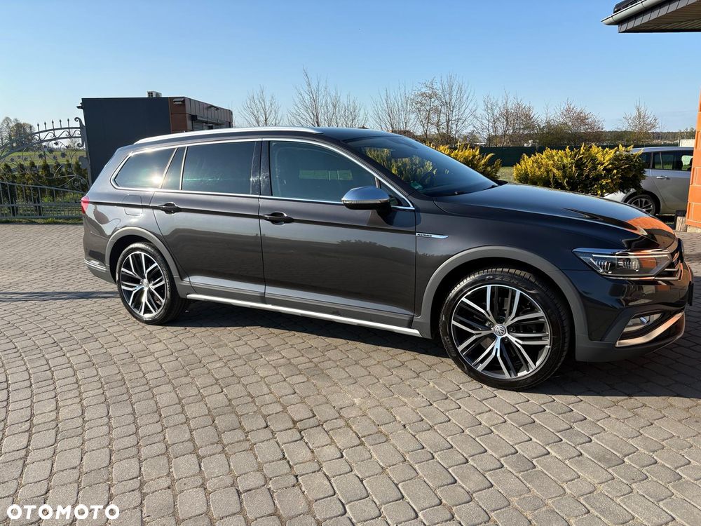 Volkswagen Passat Variant 2.0 TDI SCR 4Motion DSG Alltrack - 4