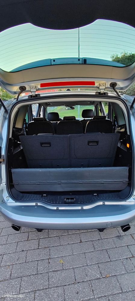Ford S-Max - 14