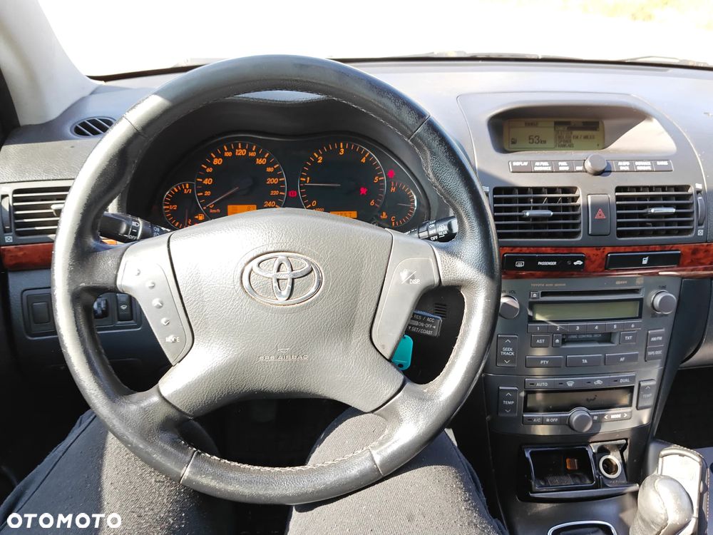 Toyota Avensis 2.0 D-4D Executive - 21