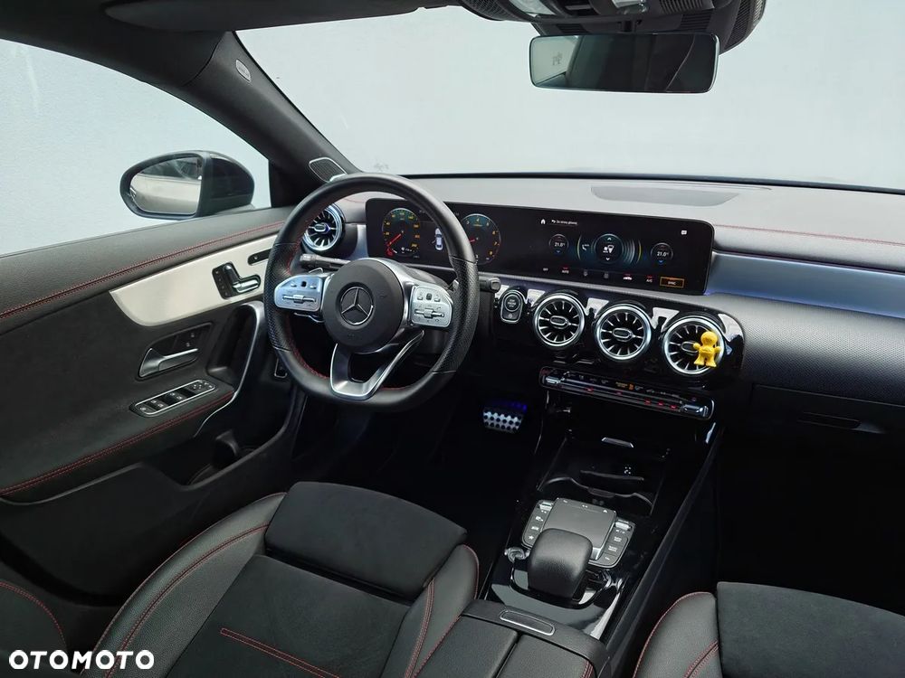 Mercedes-Benz CLA - 21