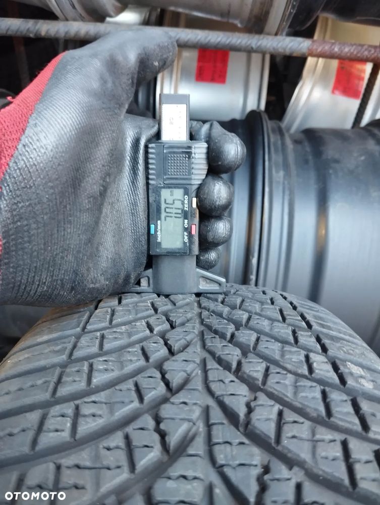 215 65 17 Goodyear Vector 4 Season Gen-3 SUV 1szt. - 2