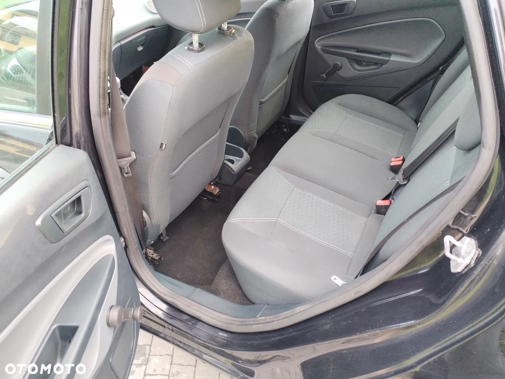 Ford Fiesta - 24