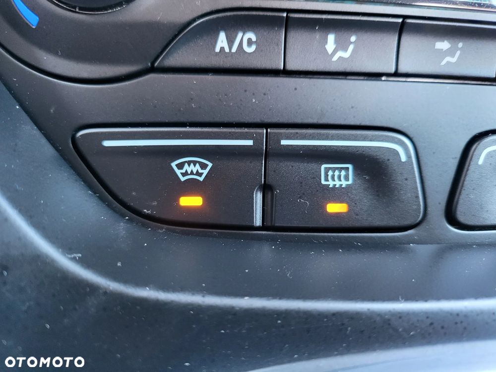 Ford Grand C-MAX 2.0 TDCi Titanium - 37