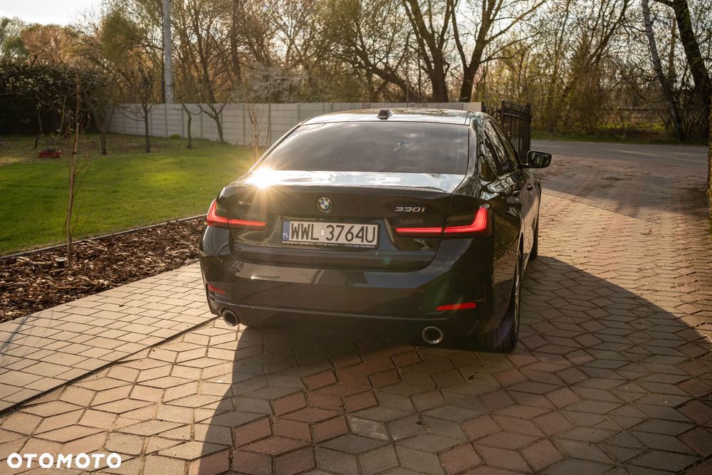 BMW Seria 3 330i xDrive - 4