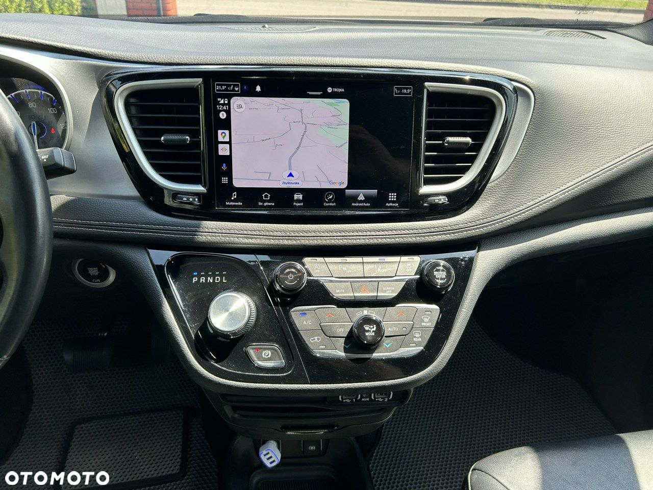 Chrysler Pacifica - 21