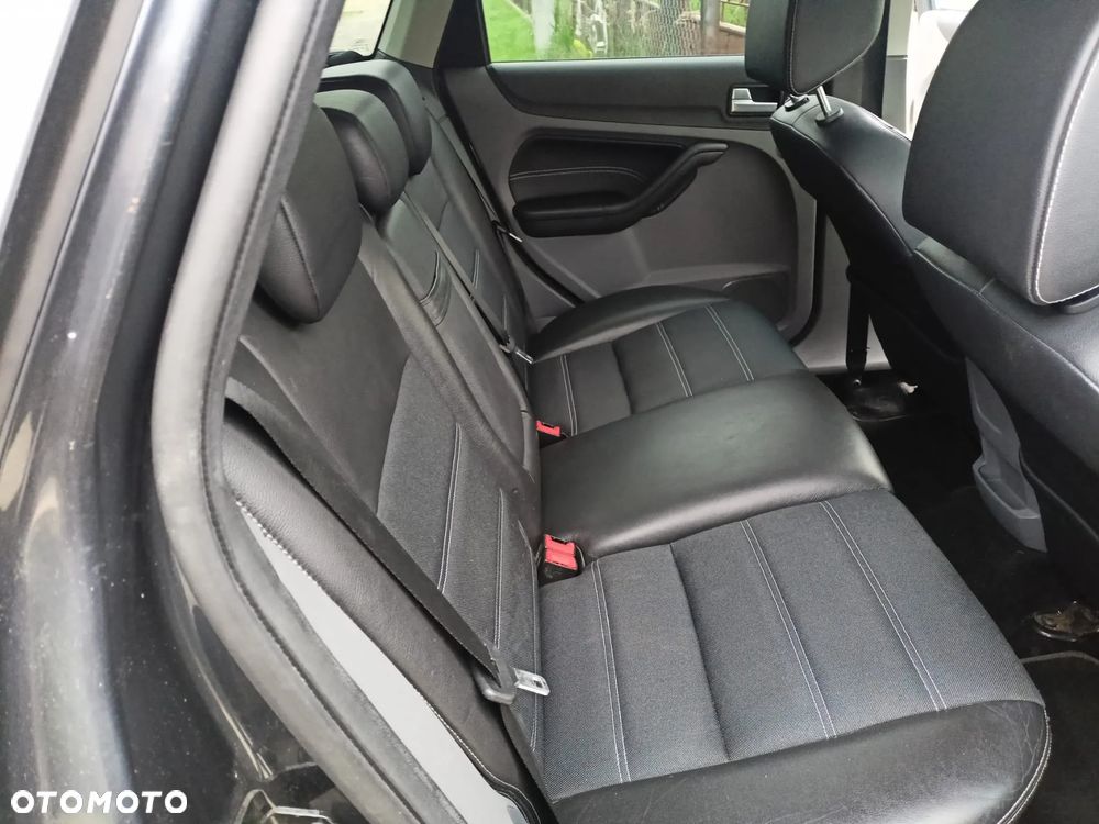 Ford Focus Turnier 2.0 16V Ghia - 22