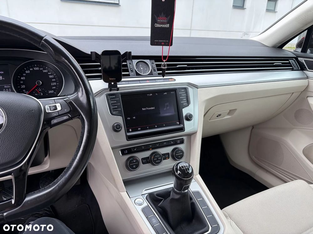 Volkswagen Passat 2.0 TDI BMT Comfortline - 12