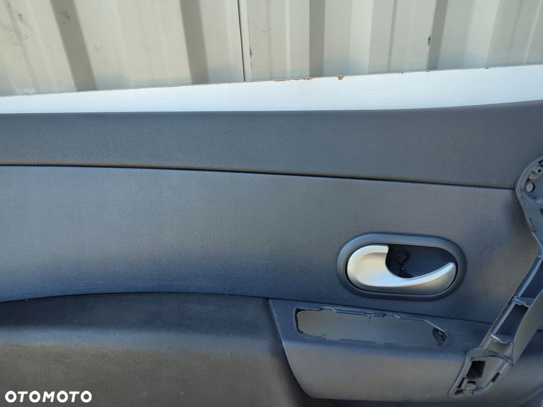 Boczek drzwi lewy przód kierowcy RENAULT CLIO III LIFT EUROPA 09-12 - 2