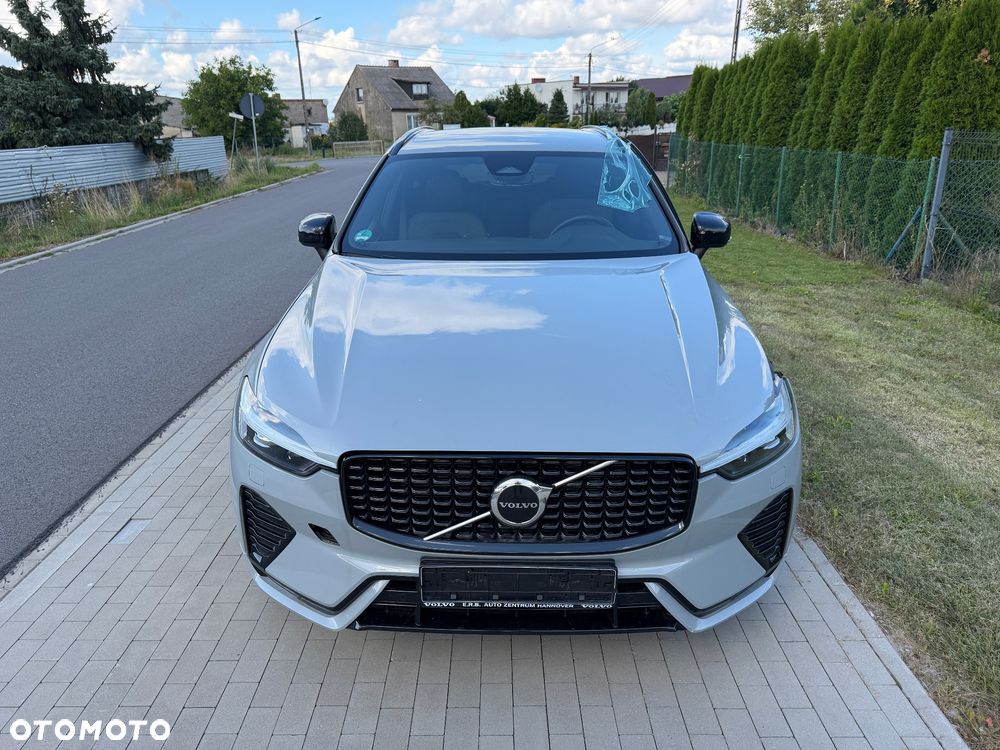Volvo XC 60 B4 B Plus Dark - 4