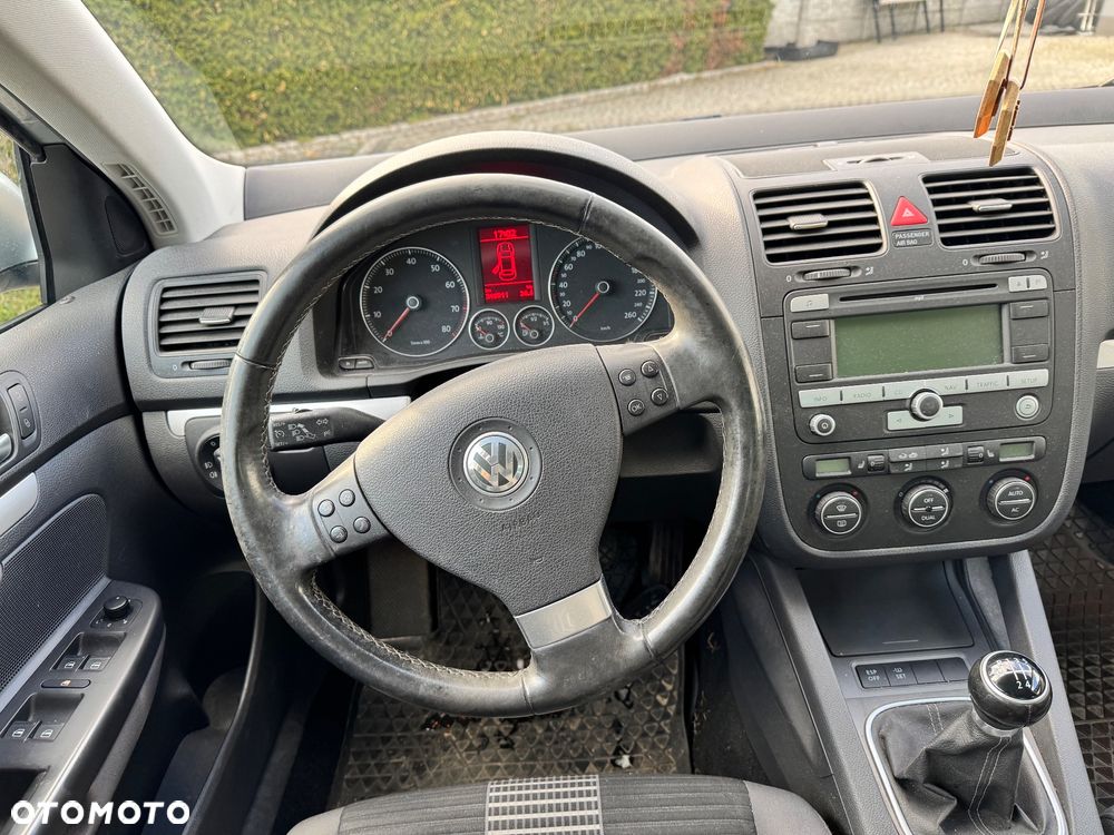 Volkswagen Jetta - 22