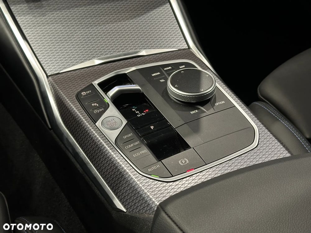 BMW Seria 3 318i M Sport - 21