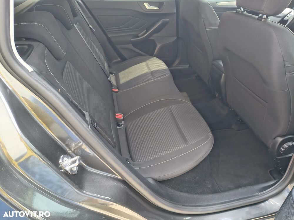 Ford Focus 1.5 EcoBlue Start-Stopp-System Aut. TITANIUM - 11