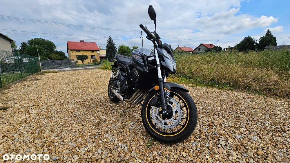 Honda CB - 2