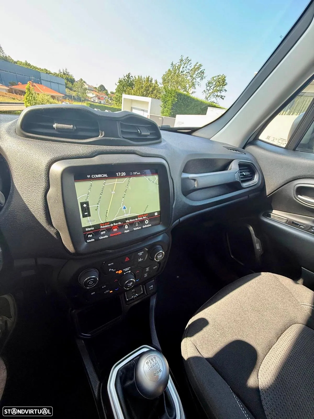 Jeep Renegade 1.0 T Limited - 8