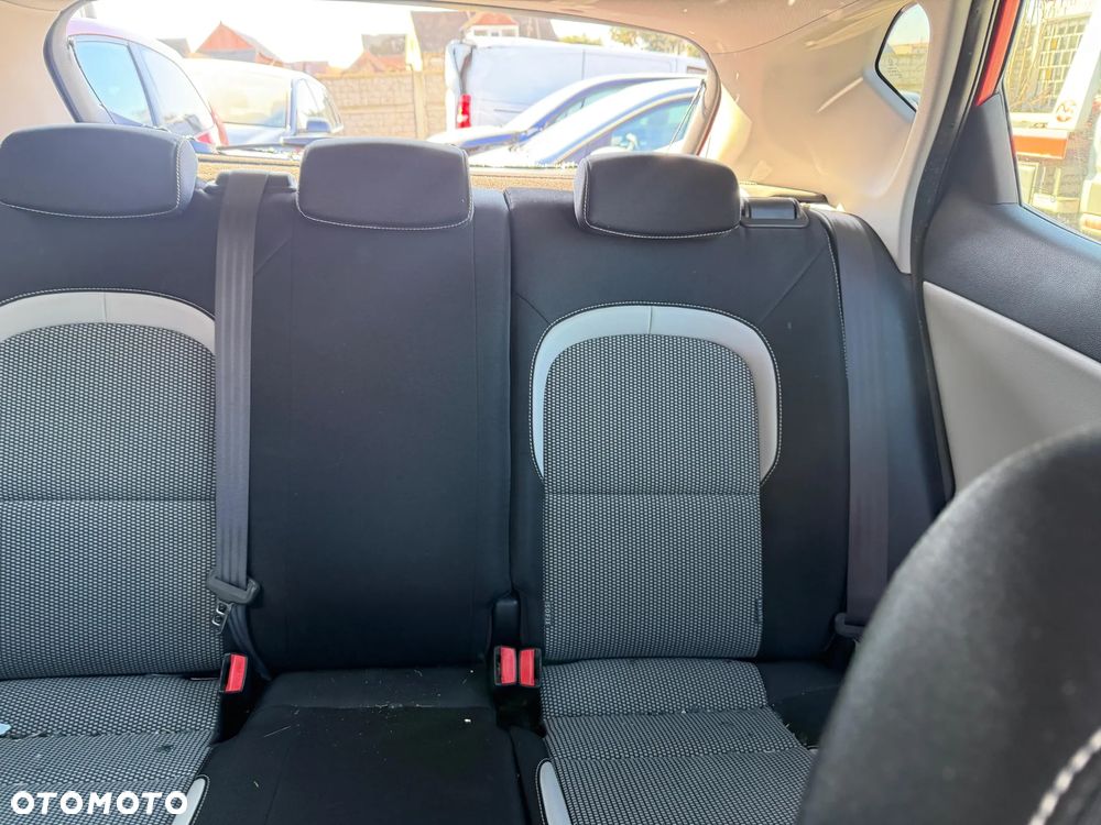 Kia Ceed 1.6 CRDi 136 ISG Vision - 7