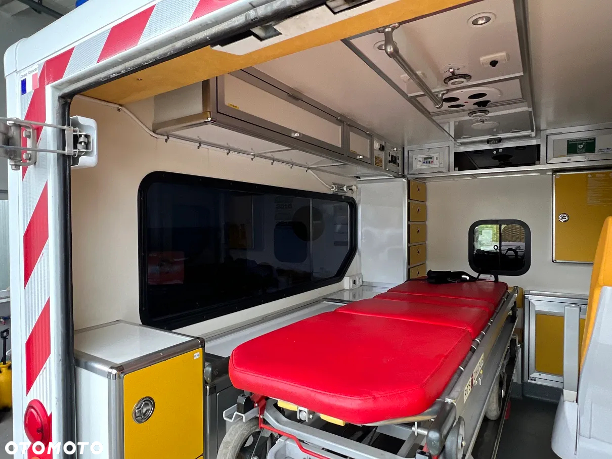 Opel Vivaro Kontener Karetka Kamper Ambulans Ambulance EN1789 - 8