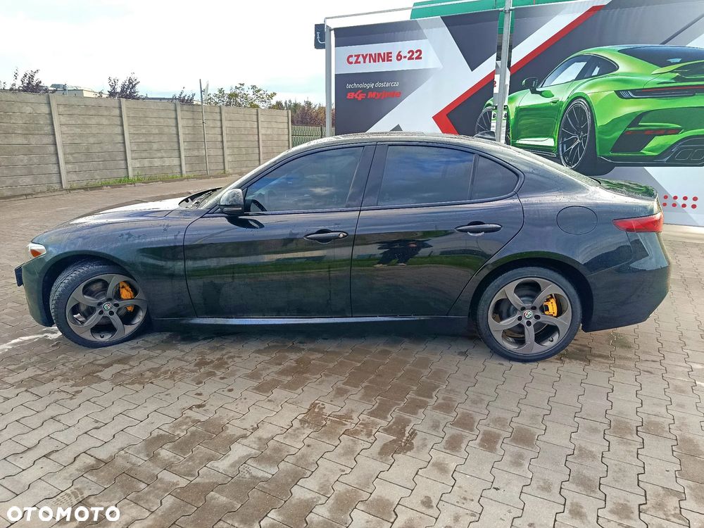 Alfa Romeo Giulia 2.0 Turbo 16V AT8 Veloce Ti - 6