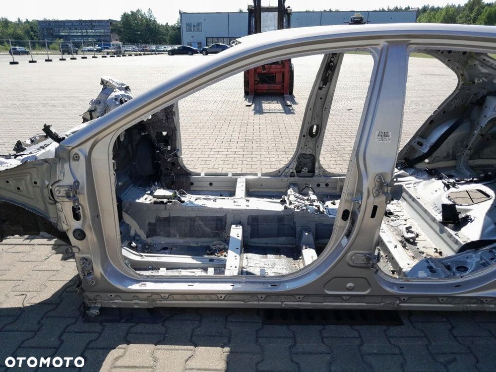 TOYOTA CAMRY VIII XV70 17- PRÓG SŁUPEK LEWY 4X1 - 5