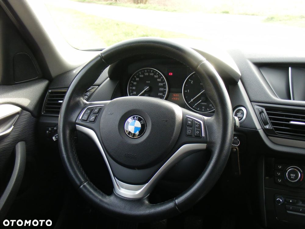 BMW X1 sDrive18i - 18