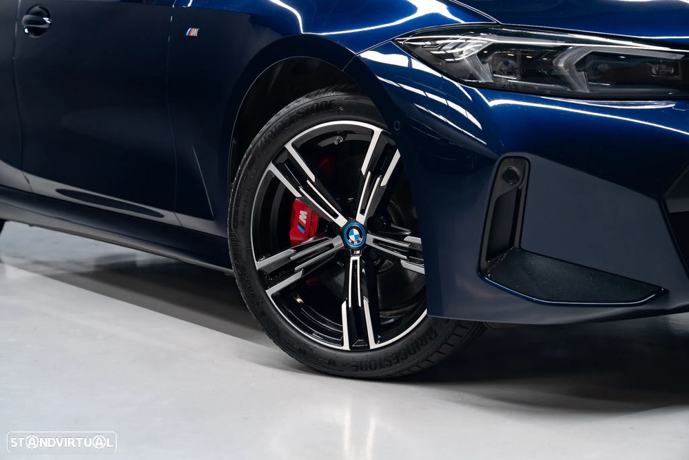 BMW 330 e Pack Desportivo M Auto - 4